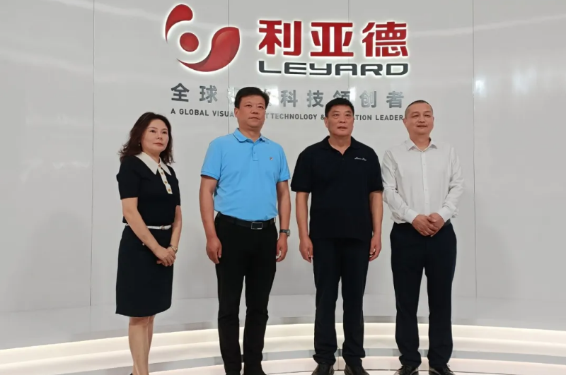 信阳副市长李新伟一行光临ca88集团南方总部走访调研